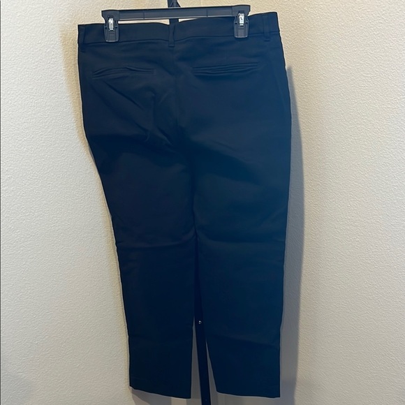 Old Navy Black Harper Chinos Mid rise. - Picture 3 of 4